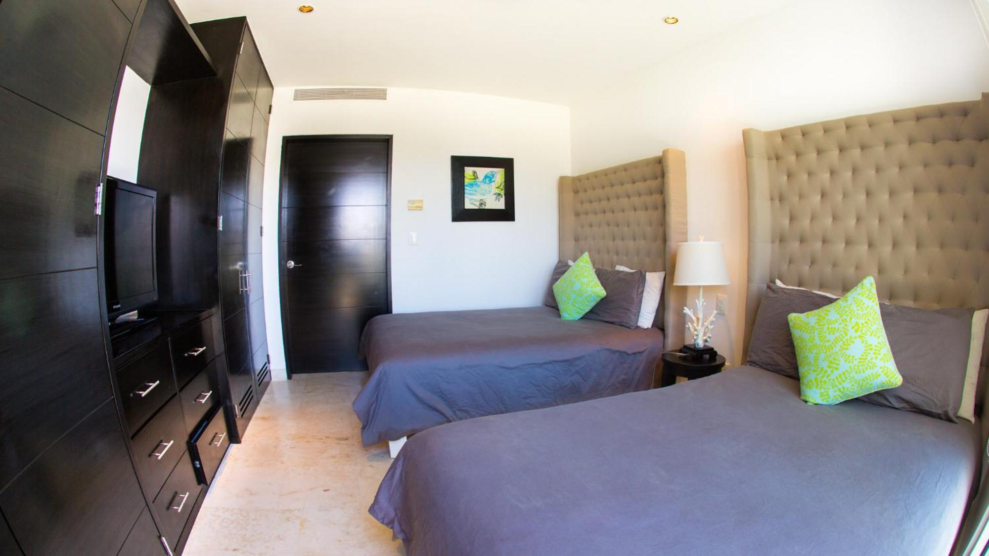 Apart-hotel The Elements Oceanfront & Beachside 4*
