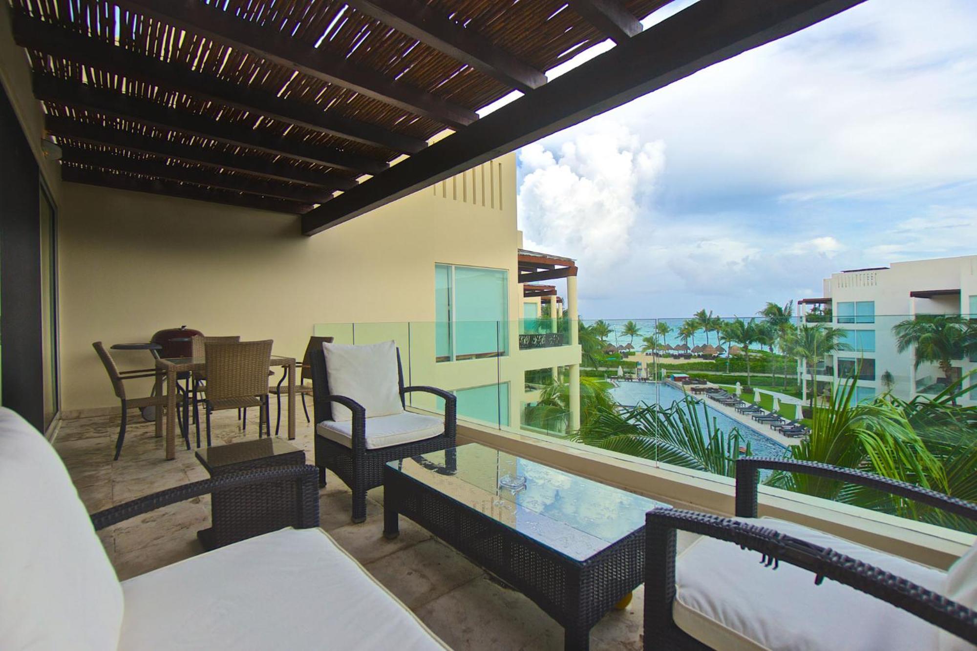 The Elements Oceanfront & Beachside Aparthotel Playa del Carmen