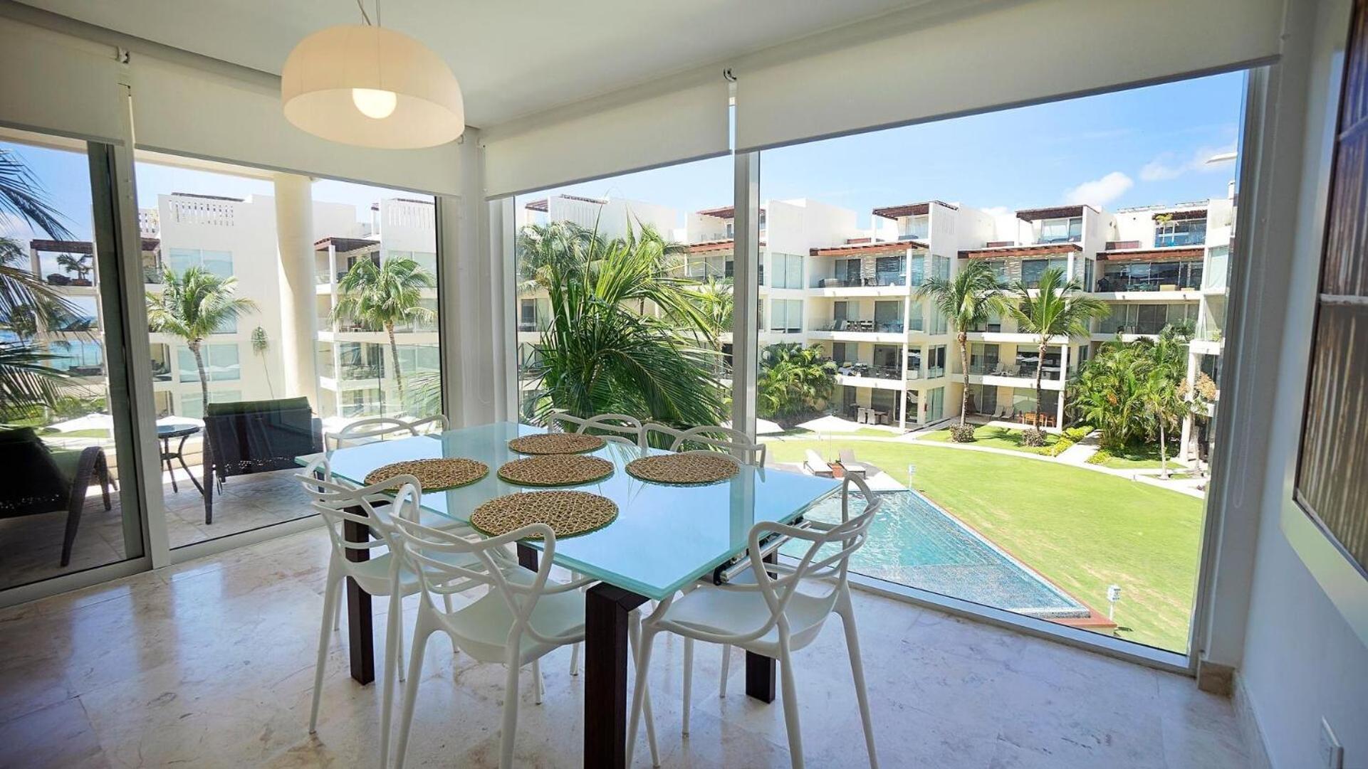 The Elements Oceanfront & Beachside Apartahotel Playa del Carmen